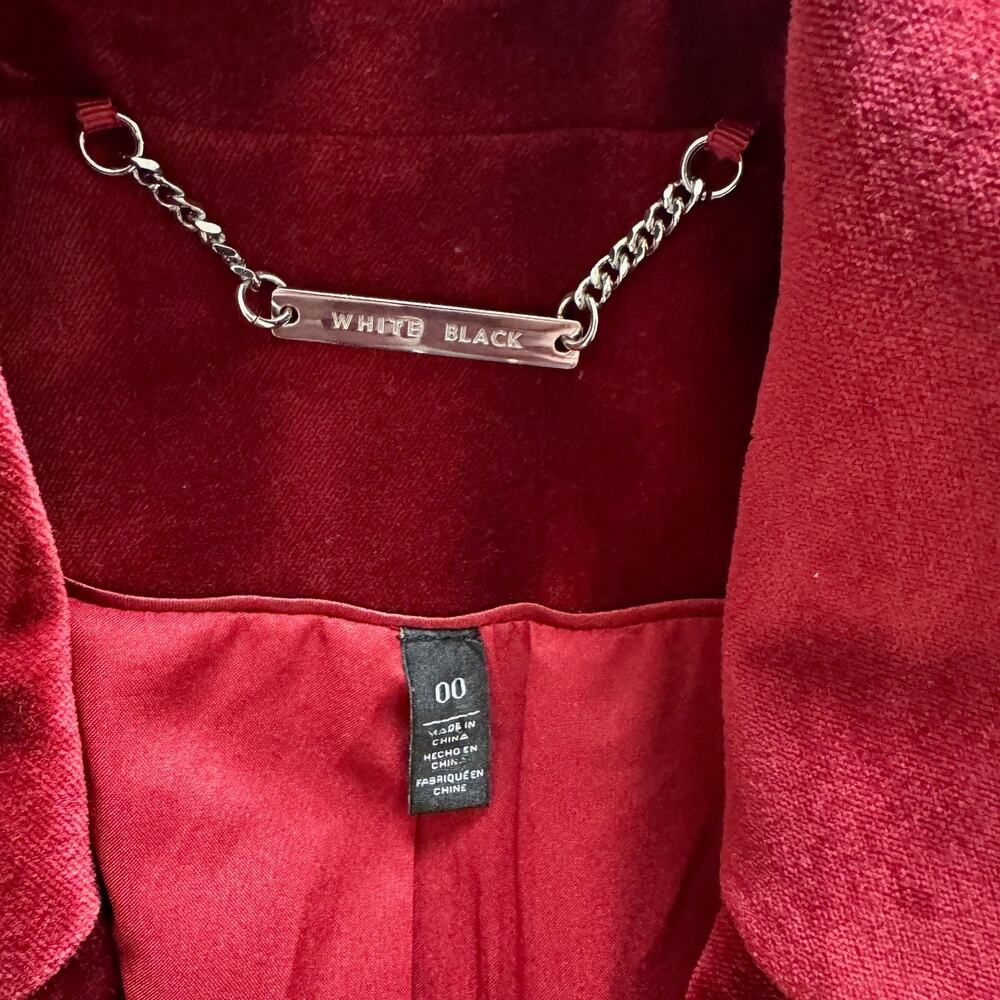 White House Black Market | Pre-Loved Red Velvet Blazer Size 00 - Picture 7 of 8